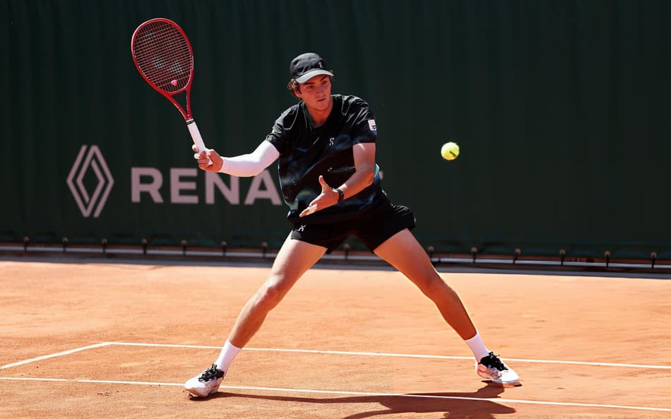 João Fonseca em treino em Roland Garros (Foto: Dan Istitene)