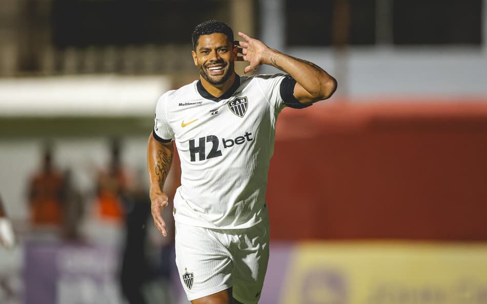 Hulk comemora hat trick contra o Itabirito (Foto: Pedro Souza / Atlético)