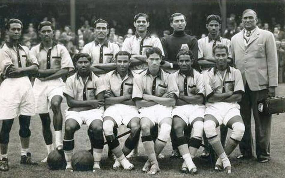 Tradição e conforto: na Olimpíada de 1948, os indianos encantaram o mundo ao jogar sem chuteiras, semente de um boato que duraria décadas. (Olympics)