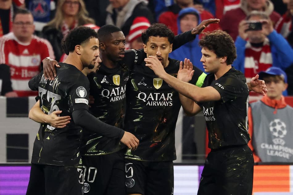 Jogadores do PSG comemoram gol de Dembélé sobre o Bayern, na semifinal da Champions League