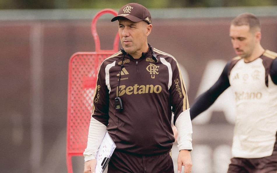Leonardo Jardim comanda treino do Flamengo no Ninho do Urubu (Foto: Adriano Fontes / Flamengo)