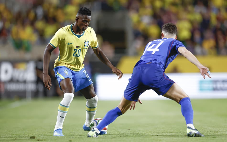 Luiz Henrique em ação pela Seleção Brasileira em amistoso contra a Croácia