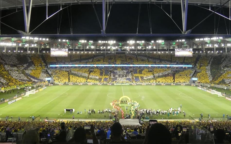 Mosaico, bandeirão rasgado, vaias e Rayan 'favorito': a torcida da Seleção no Maracanã