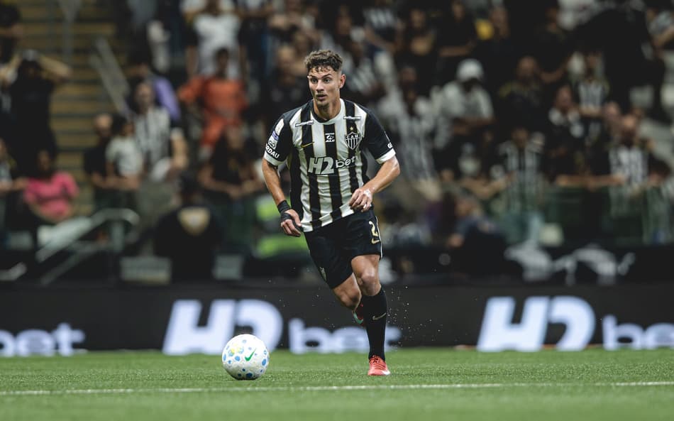 Natanael destaca desempenho do Atlético e fala sobre atuar em nova posição: 'Estou pronto'