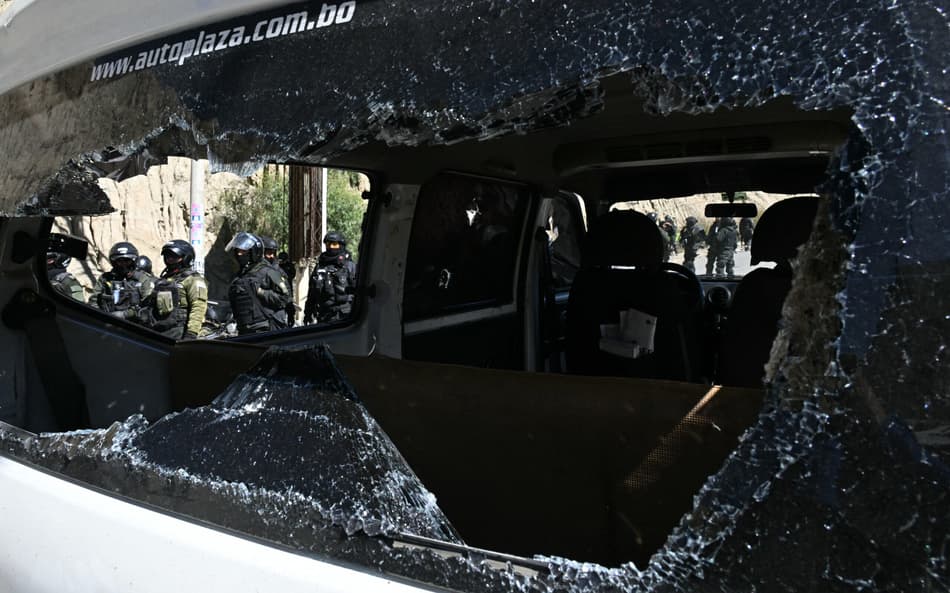 Onda de violência na Bolívia causa alteração em jogo do Botafogo pela Sula
