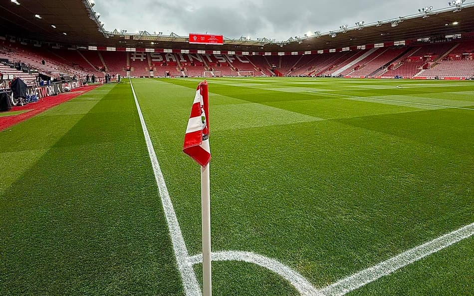 St. Mary's Stadium, do Southampton