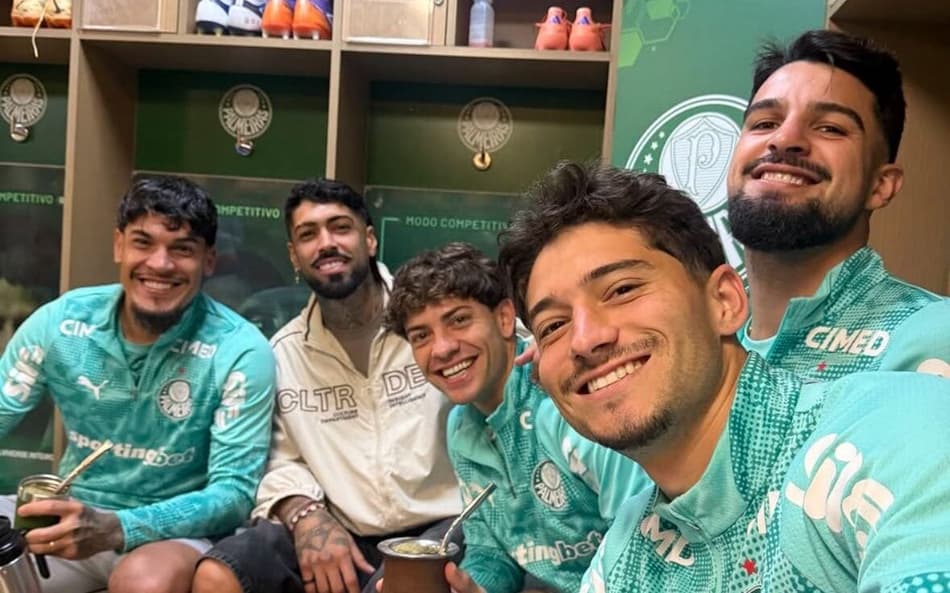 Barboza, novo reforço, ao lado dos estrangeiros do Palmeiras