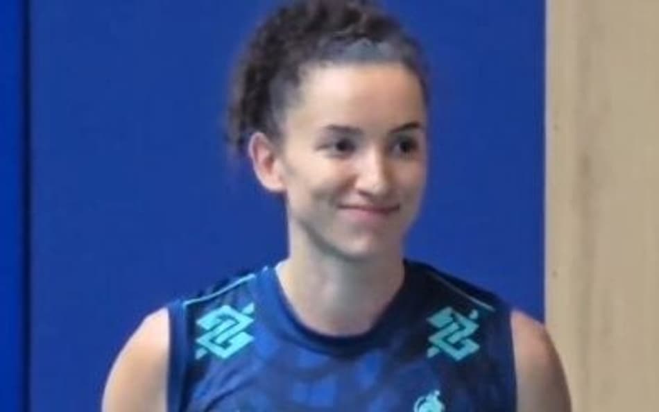 Gabi Guimarães se junta aos treinos da Seleção Brasileira