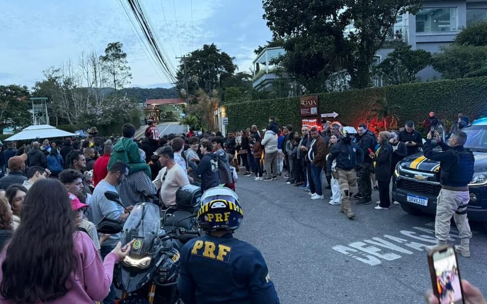 Seleção Brasileira se despede da Granja Comary e segue para o Rio de Janeiro