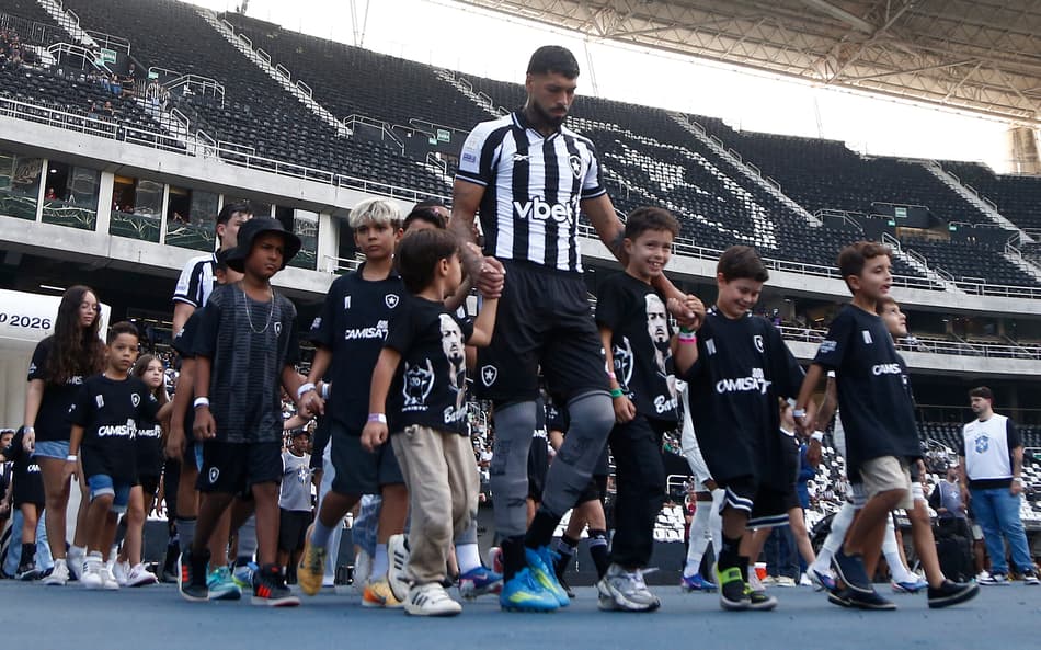 Em despedida, Barboza se emociona após vitória do Botafogo: 'Ninguém vai apagar a história'