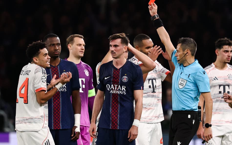 Pela Champions League, o Bayern de Munique venceu o PSG por 2 a 0 (Foto: FRANCK FIFE / AFP)
