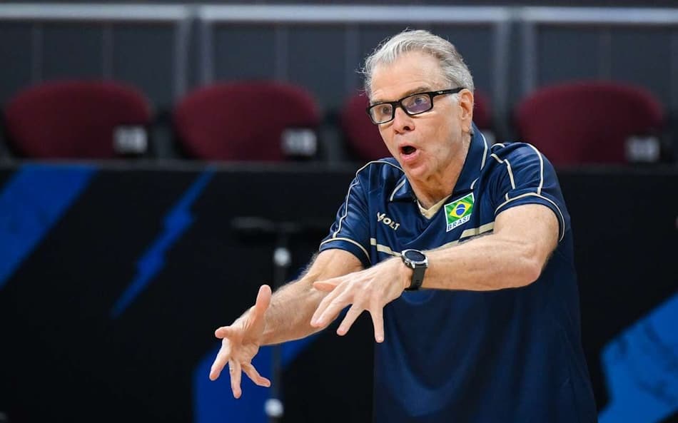 Bernardinho comanda a Seleção Masculina de Vôlei pelo sexto ciclo olímpico (Foto: Volleyball World)
