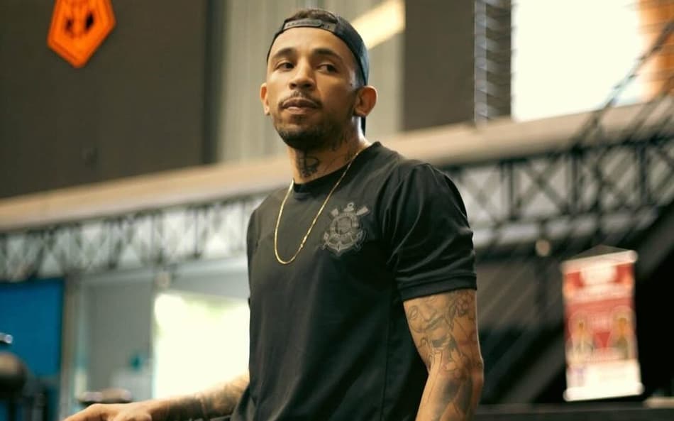 Quem é o Pelé do UFC? Carlos Prates faz comparações