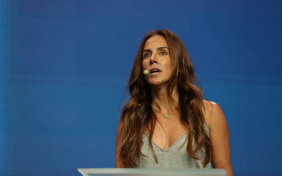 Além de Galvão, SBT contrata Carol Barcellos para cobertura da Copa do Mundo