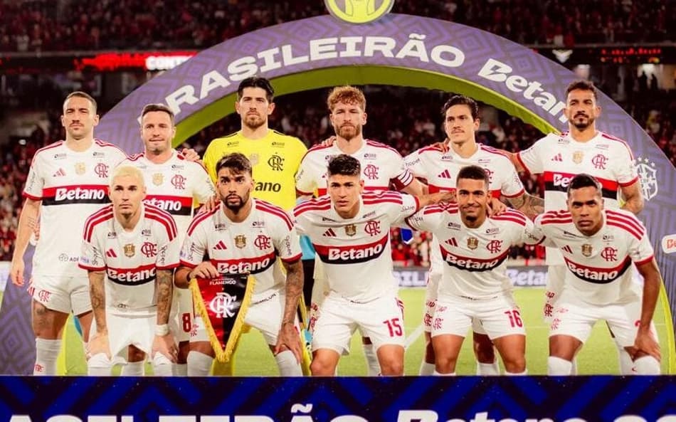 Jogadores do Flamengo na partida contra o Athletico (Foto: Adriano Fontes/Flamengo)