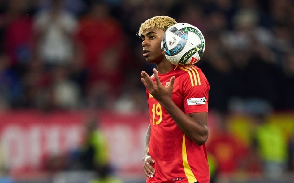 Lamine Yamal, da Espanha, esta escalado para a final da Uefa Nations League contra a França (Foto: Reprodução/X/@SEFutbol)
