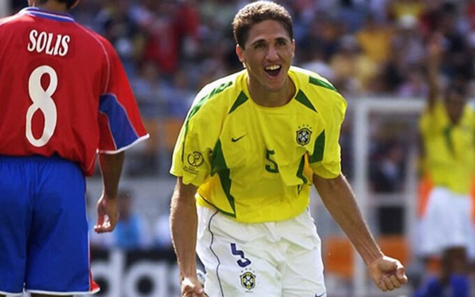 Na Seleção Brasileira  Edmilson (zagueiro)