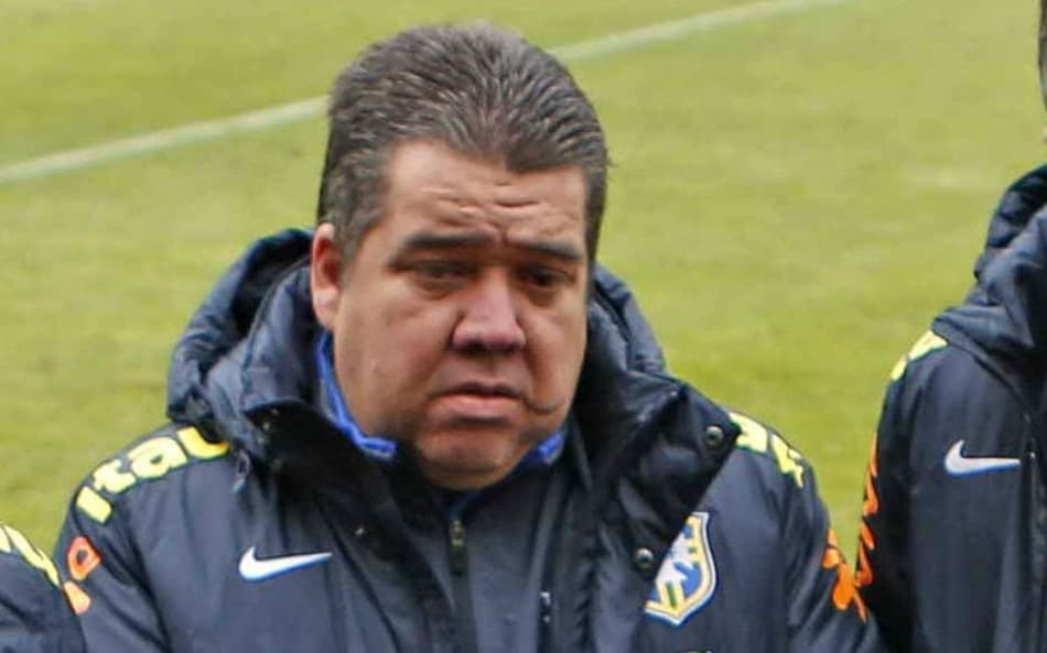 Gustavo Feijó ao lado de Gilmar Rinaldi no Chile (Foto: Rafael Ribeiro/CBF)