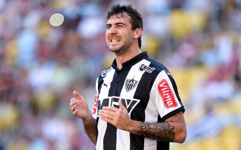 Vasco 1 x 2 Atlético-MG no Brasileirão 2015; Pratto e Dátolo decidem no Maracanã