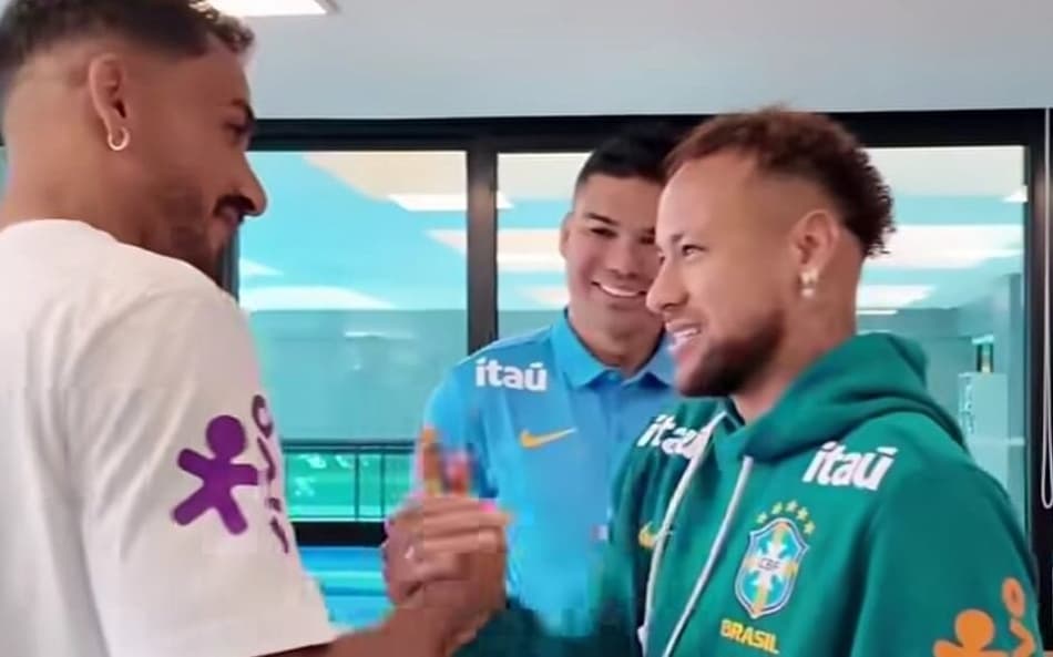 Neymar ao lado de Danilo e Casemiro na apresentação da Seleção (Foto: Reprodução)