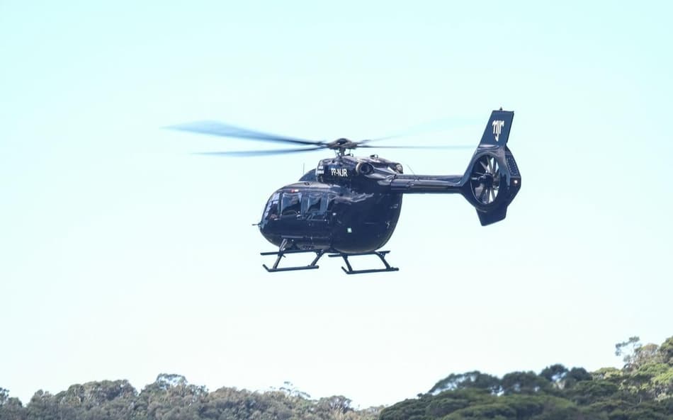 Neymar chega em helicóptero próprio para se juntar à Seleção na Granja Comary, em Teresópolis