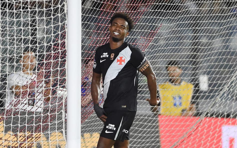 Thiago Mendes lamenta derrota do Vasco sobre o Bragantino pelo Brasileirão (Foto: Durão/Zimel Press/Folhapress)