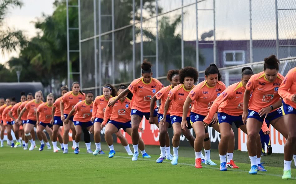 Seleção Feminina treina no CT do Corinthians para enfrentar os EUA