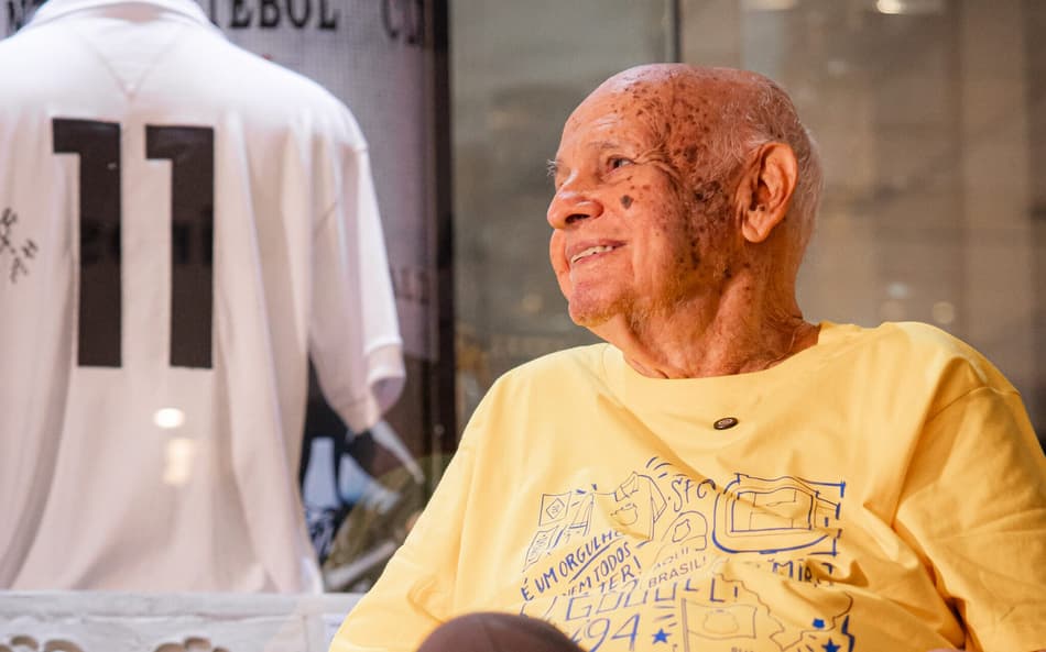 Pepe participa de gravção de documentário na Vila Belmiro. (Foto: Raul Bertta/ Santos FC)