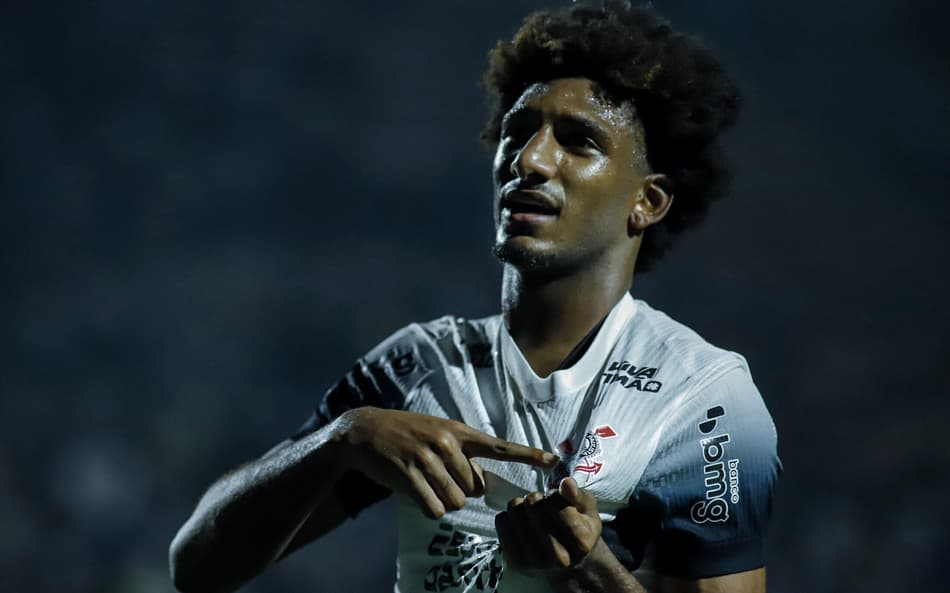 Dívida tem relação com a chegada de Talles Magno (Foto: Everton Okubo/Agência F8/Folhapress)