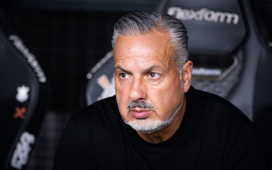 José Boto, diretor de futebol do Flamengo (Foto: Rebeca Schumacker/Ofotográfico/Folhapress) ORG XMIT: Repórter Fotográfico