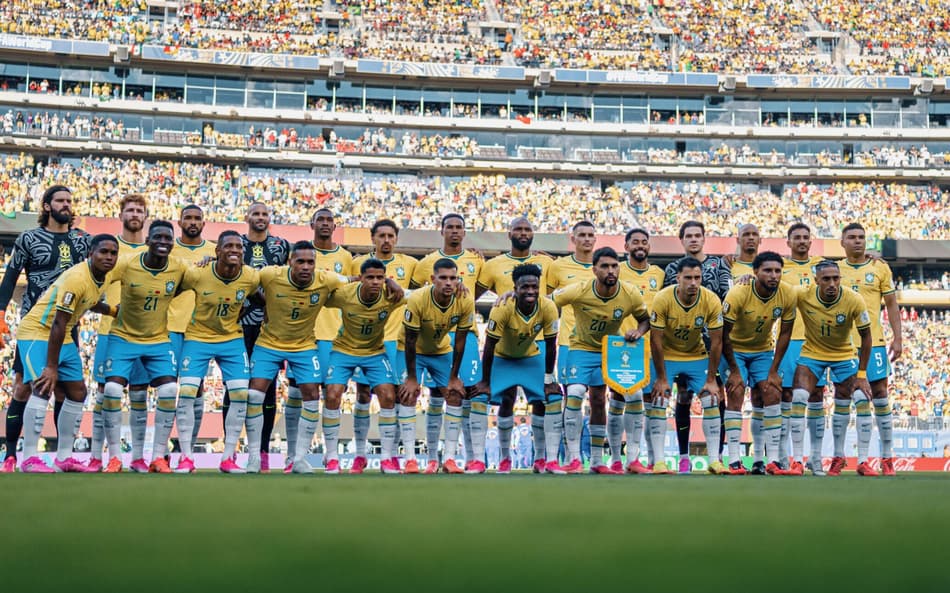 Seleção Brasileira antes de enfrentar o Marrocos (Foto: Marcelo Machado de Melo /Fotoarena/Folhapress)