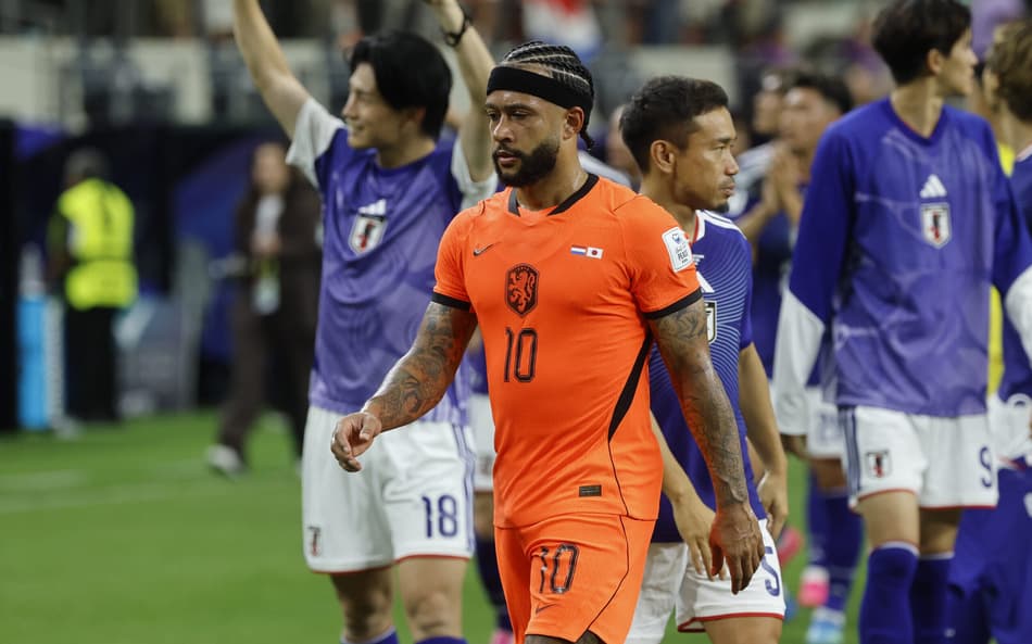Memphis entrou na segunda etapa de Holanda x Japão (Foto: EFE/ Sebastián Mariscal/FolhaPress ORG XMIT: GR1015)
