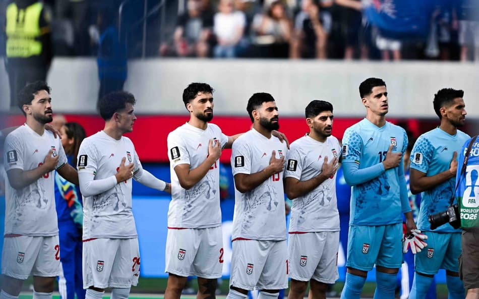 Jogadores da selecao iraniana posam para foto oficial durante partida da fase de grupos da Copa do Mundo FIFA Masculina de 2026 entre Ira e Nova Zelandia, no Estadio de Los Angeles, em Inglewood, em 15 de junho de 2026 (Foto de Nayra Halm/SPP). (Nayra Halm/SPP) (Foto: Sports Press Photo / Sports Press Photo/Fotoarena/Folhapress)