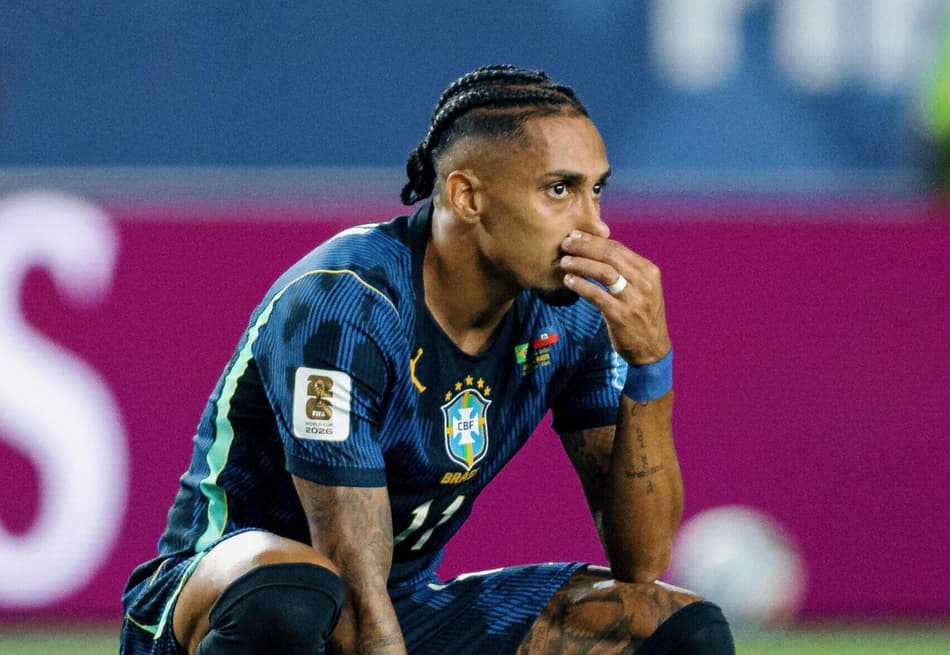Raphinha sofreu nova lesão e é desfalque da Seleção Brasileira (Foto: Marcelo Machado de Melo /Fotoarena/Folhapress)