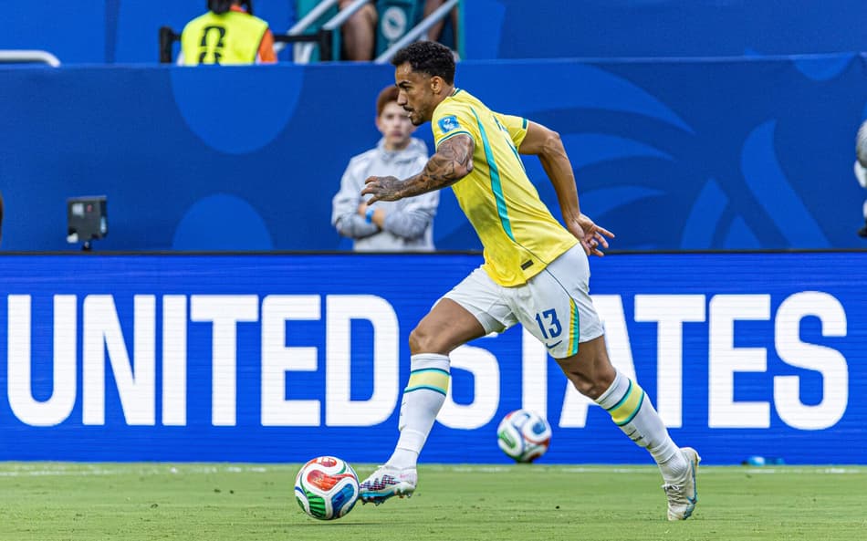 Danilo em Brasil x Escócia (Foto: Danilo Fernandes /Fotoarena/Folhapres)