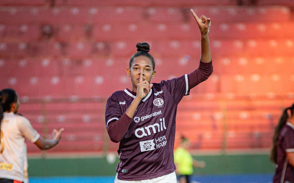 Monique comemora gol marcado contra a UDA-AL, pela Copa do Brasil Feminina. (Rafael Zocco/Ferroviária)