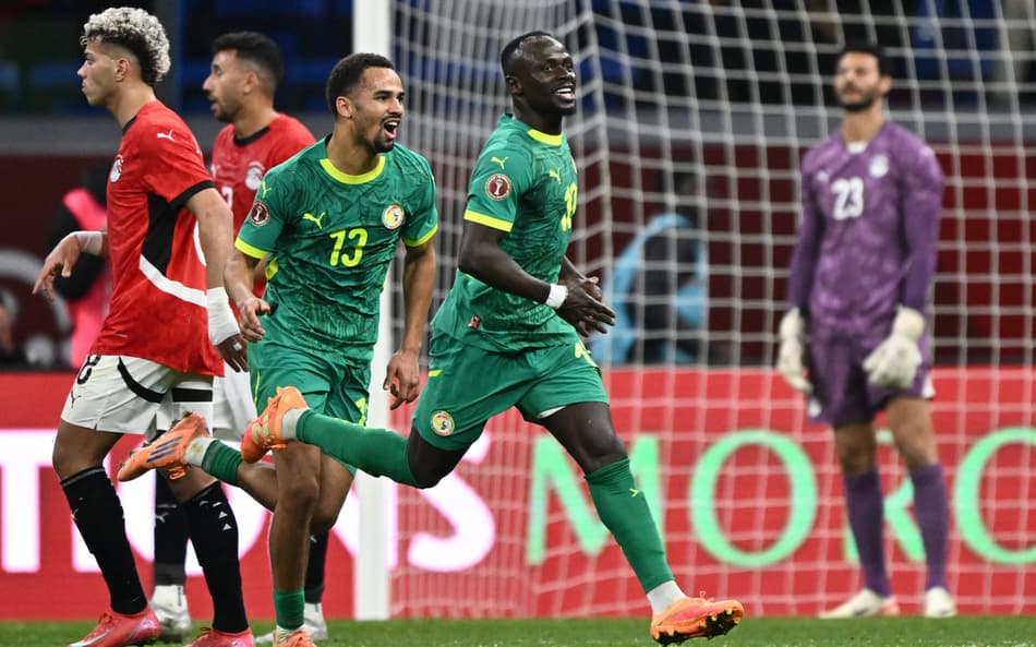 Sadio Mané comemora gol marcado na semifinal da Copa Africana de Nações Foto: SEBASTIEN BOZON / AFP)