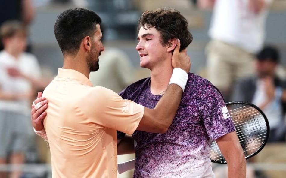 Djokovic volta ao caminho de João Fonseca em Wimbledon
