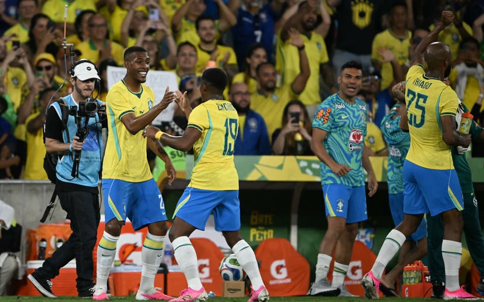 Rayan marcou seu primeiro gol com a camisa da Seleção Brasileira (Foto: Mauro Pimentel/AFP)