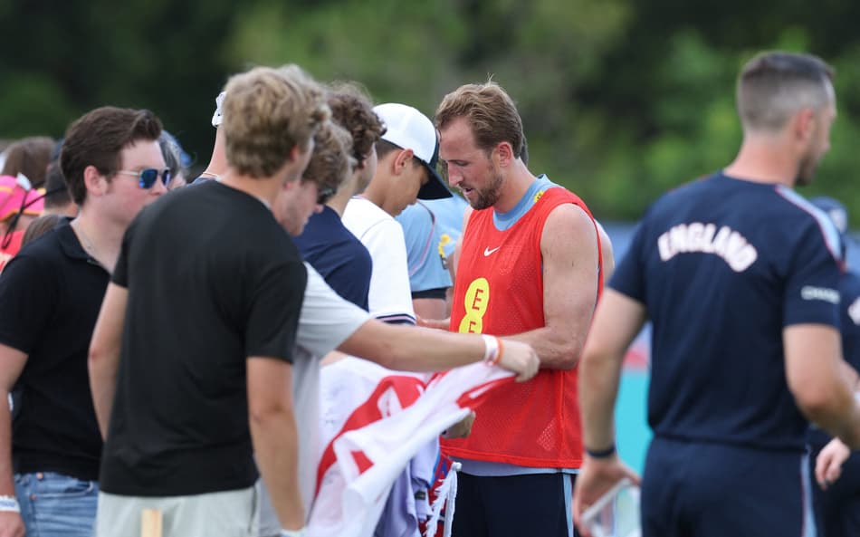 Treino da seleção inglesa para a Copa do Mundo nos Estados Unidos (Foto: Richard Pelham/Getty Images/AFP)