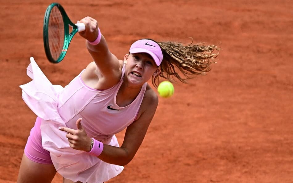 Aos 19 anos, Andreeva quebra escritas ao alcançar a final de Roland Garros