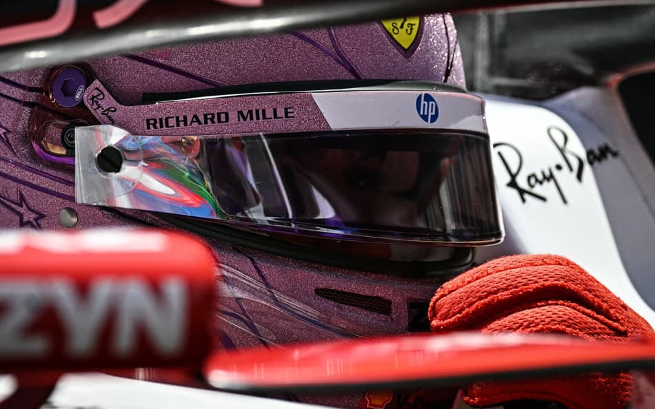 O piloto britânico da Ferrari, Lewis Hamilton, participa do primeiro treino livre no circuito de rua de Mônaco, antes do Grande Prêmio de Mônaco de Fórmula 1 (Foto: Gabriel Bouys / Afp)