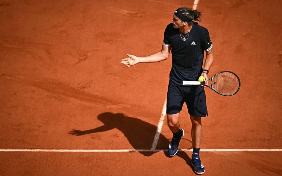 O alemão Alexander Zverev na vitória na final de Roland Garros sobre o italiano Flávio Cobolli