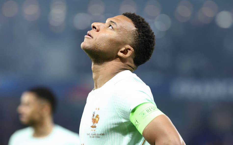 Mbappé no último amistoso da França antes da Copa do Mundo (Foto: Sameer AL-DOUMY / AFP)