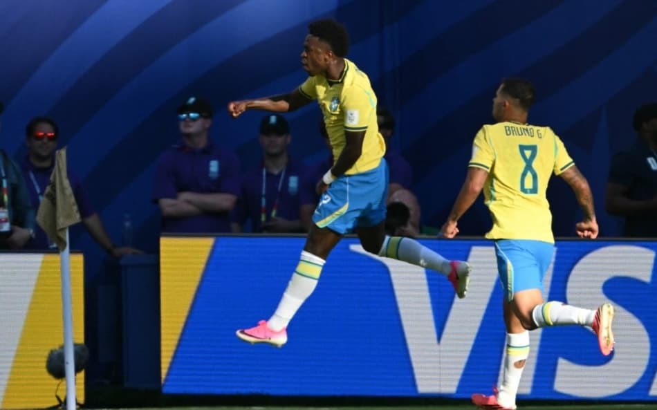 Vini Jr. vibra ao marcar o primeiro gol do Brasil na Copa do Mundo de 2026 (Foto: Mauro PIMENTEL / AFP)