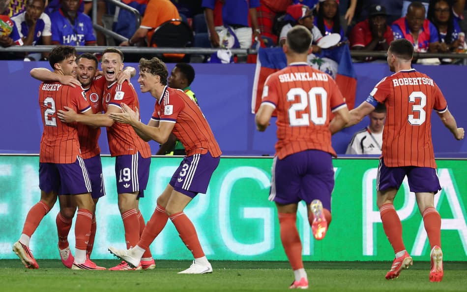 McGinn comemora gol da vitória da Escócia sobre o Haiti, pela Copa do Mundo (Foto: Franck Fife/AFP)