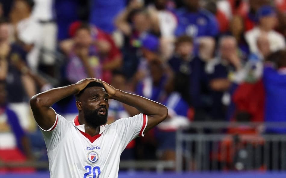 Pierrot, atacante do Haiti projeta duelo contra o Brasil. (Foto: FRANCK FIFE / AFP)