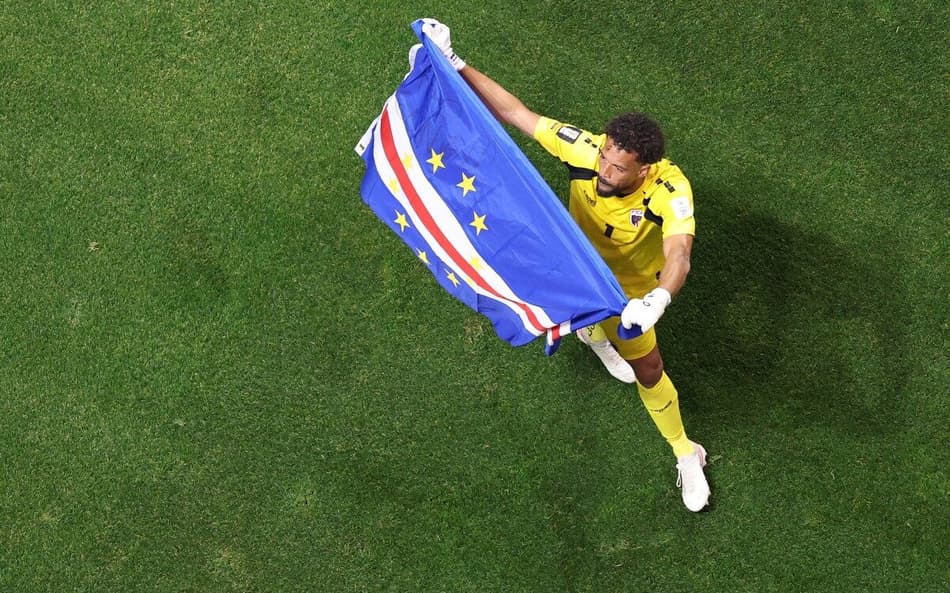 O goleiro Vozinha, de Cabo Verde, após o histórico empate contra a Espanha, em Atlanta (Foto: Justin Setterfield/Getty Images/AFP)