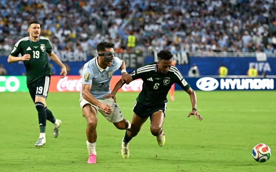 Arábia Saudita e Uruguai empataram em 1 a 1, pelo grupo H, da Copa do Mundo. (Foto: CHANDAN KHANNA / AFP)