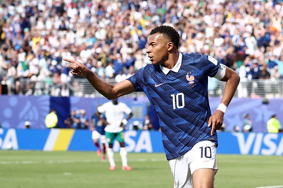 Mbappé marcou dois gols contra Senegal na Copa do Mundo (Foto: FRANCK FIFE / AFP)